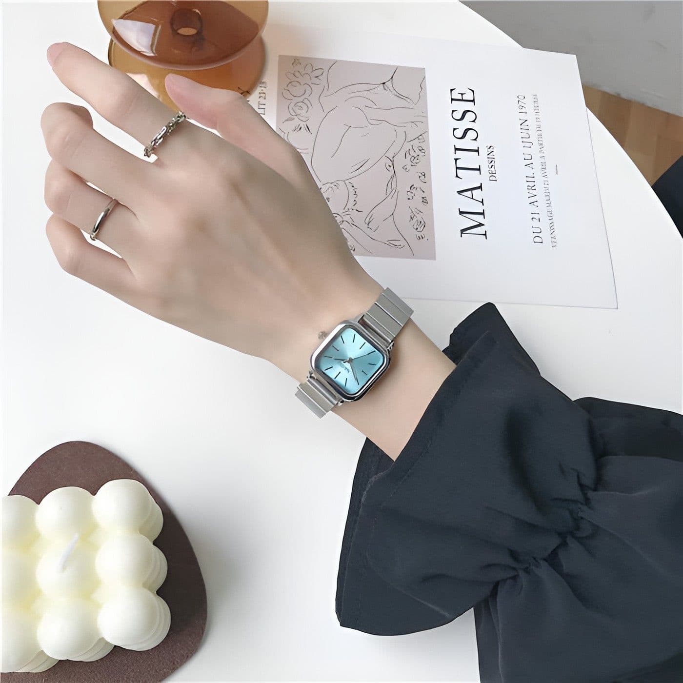 image-Women's Fashion Watch - Versatile Steel Belt Quartz Simple Design