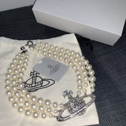 image-Vivienne Pearl Necklace Gold Saturn Three-Layer