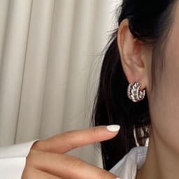 image-925 Silver Twist C-Shaped Earrings - Retro