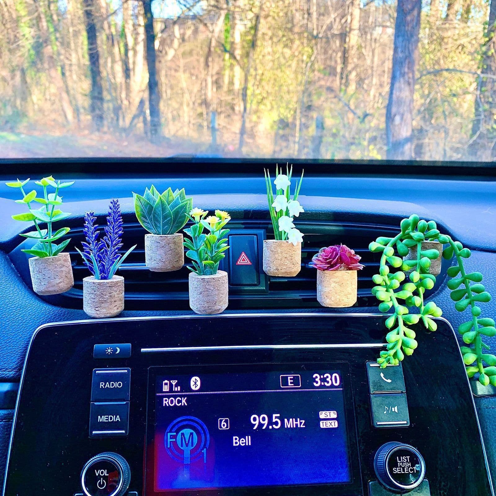 image-Creative succulent cactus potted car air-conditioning outlet aromatherapy clip car aromatherapy cotton car interior decoration