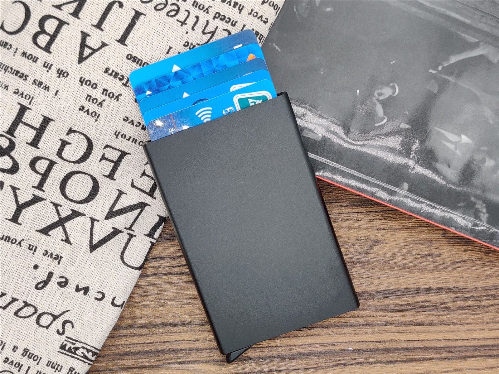 image-QUXIS Metal Card Holder Box - Silver Q23