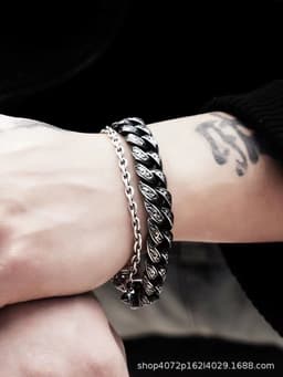 image-Yuanyi Retro Carved Bracelet - Silver Alloy Unisex