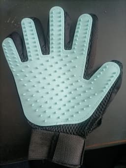 image-Easy Lion Rubber Pet Cleaning Gloves - Green Left - Cat Grooming Brush