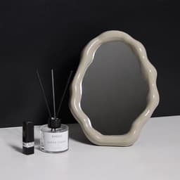 image-Nordic Small High-Value Portable Makeup Mirror for Students