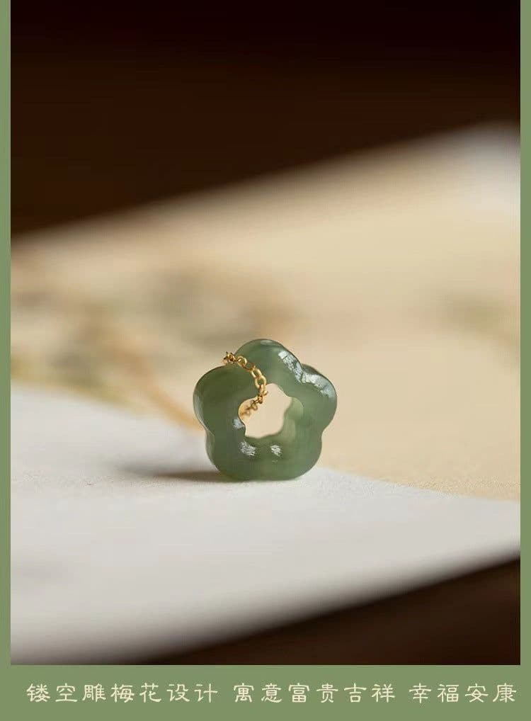 image-Hetian Jade Plum Blossom Pendant Necklace Green Jasper Antique Clavicle Chain