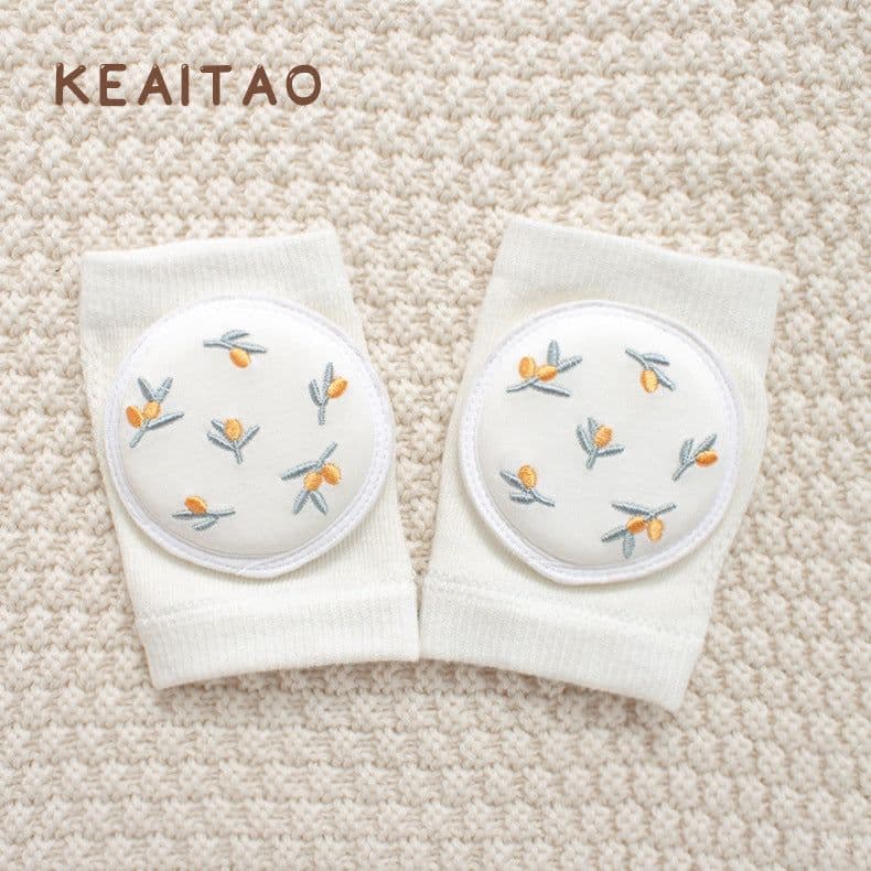 image-Cute baby knee pads for boys and girls crawling protective gear baby toddler anti-fall pure white sponge elbow pads summer thin