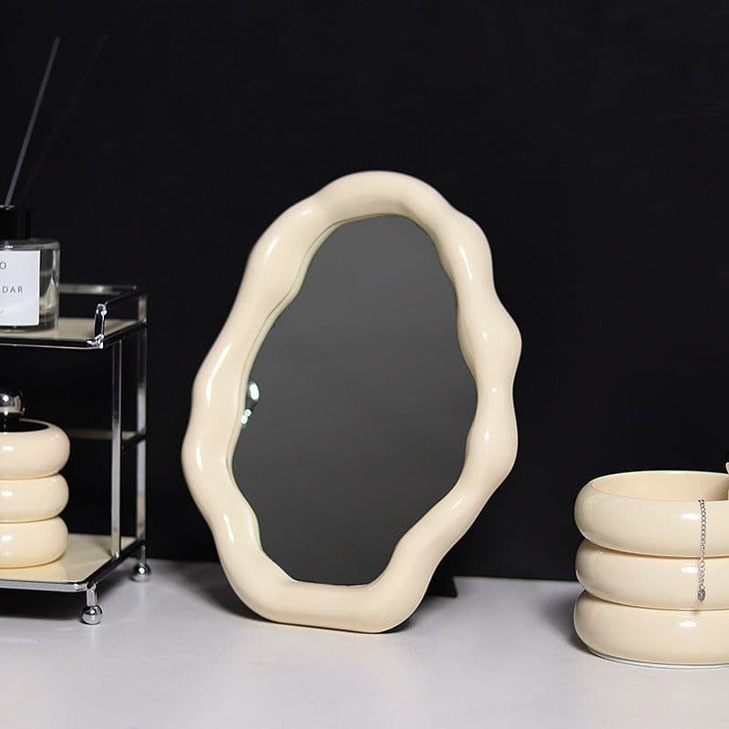image-Nordic Small High-Value Portable Makeup Mirror for Students