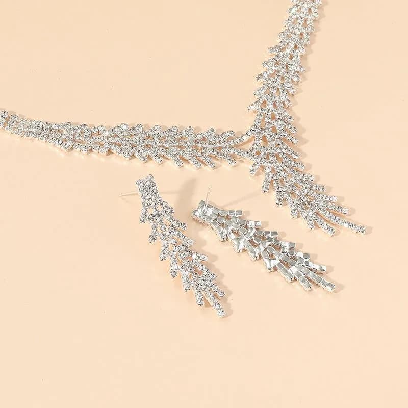 image-Rhinestone Claw Chain Necklace & Earrings Set - Fashion Accessories (64 characters)
