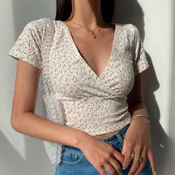 image-American Retro Floral V-Neck T-Shirt Women's