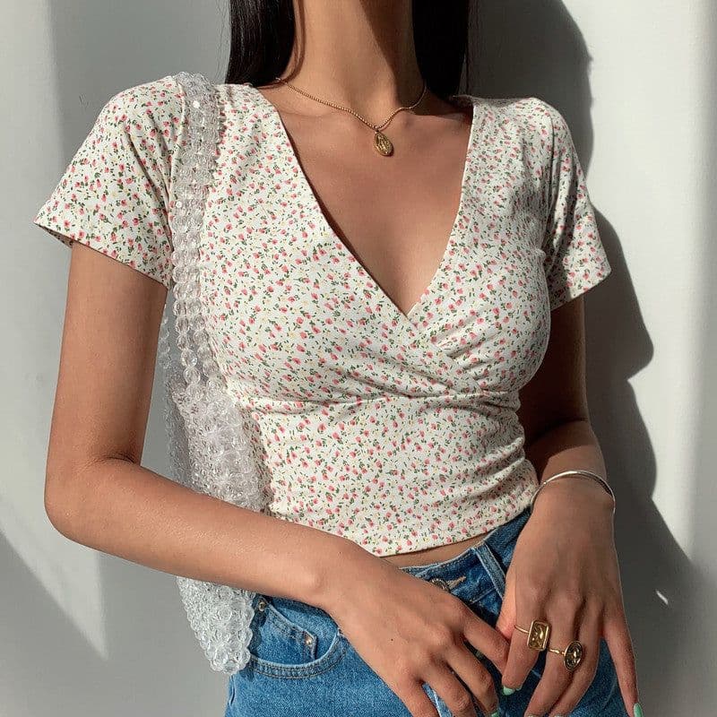 image-American Retro Floral V-Neck T-Shirt Women's
