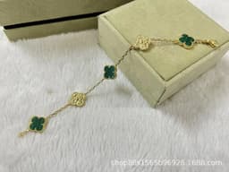 image-High-End Five-Flower Bracelet Rose Gold Clavicle Chain Thickened Electroplating Wholesale