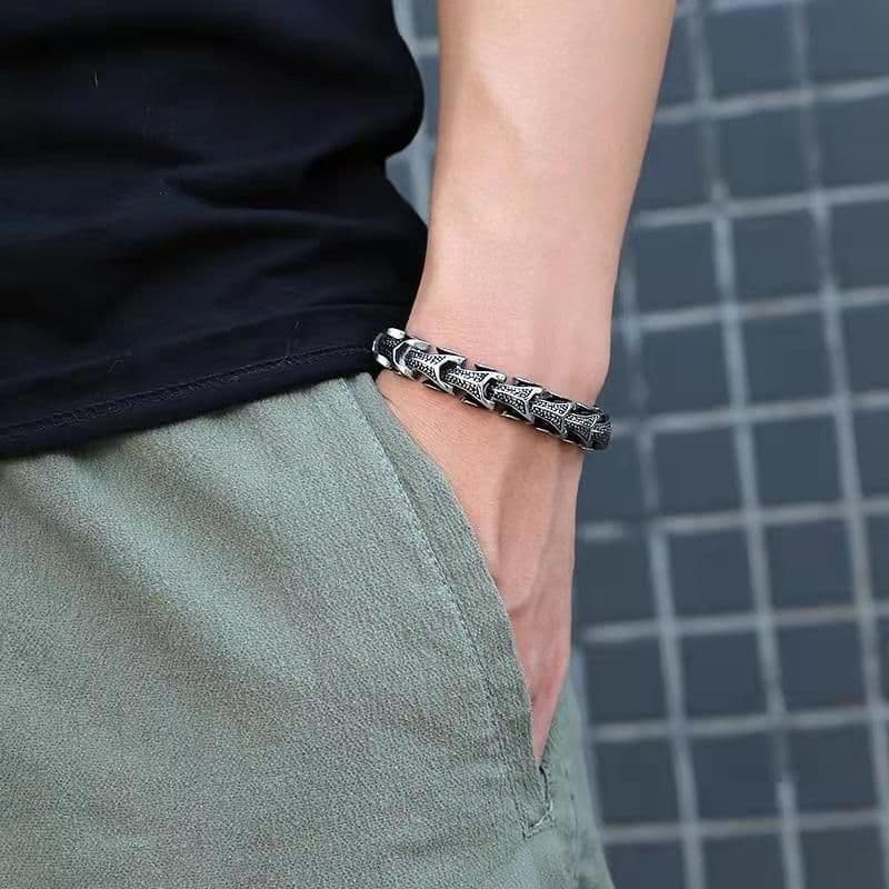 image-Retro Men's Hip-Hop Bracelet - Silver 22CM AININA
