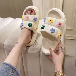 image-Stepping on feces feeling thick bottom cute flower sandals and slippers women's summer non-slip net red home indoor soft bottom bath sandals