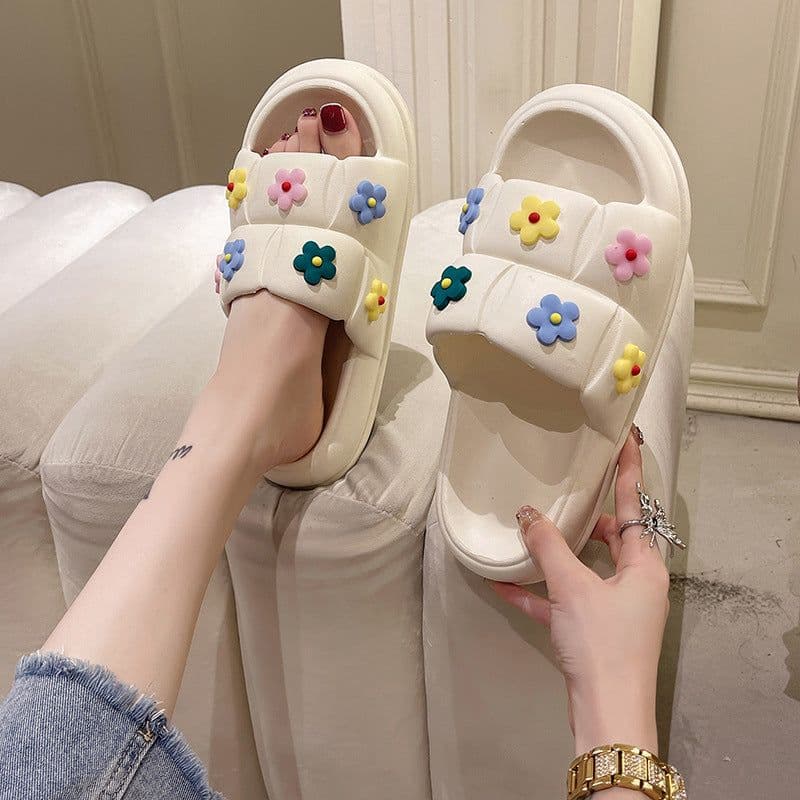image-Stepping on feces feeling thick bottom cute flower sandals and slippers women's summer non-slip net red home indoor soft bottom bath sandals