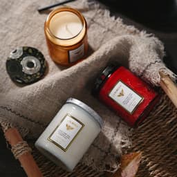image-Yichao Scented Candle 200g - Amber Moss