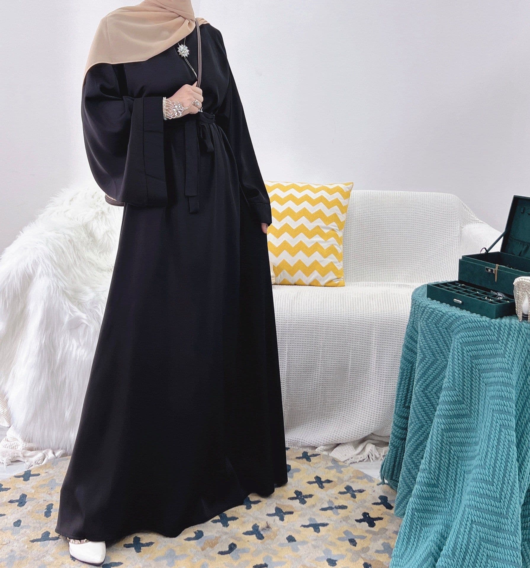 image-Loriya Maroon Dress XXL Long Sleeve Lace Up