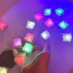 image-Glowing Water Toys for Kids, Lan Jiaochen Bath Lamps, Multicolor, 1 Pack