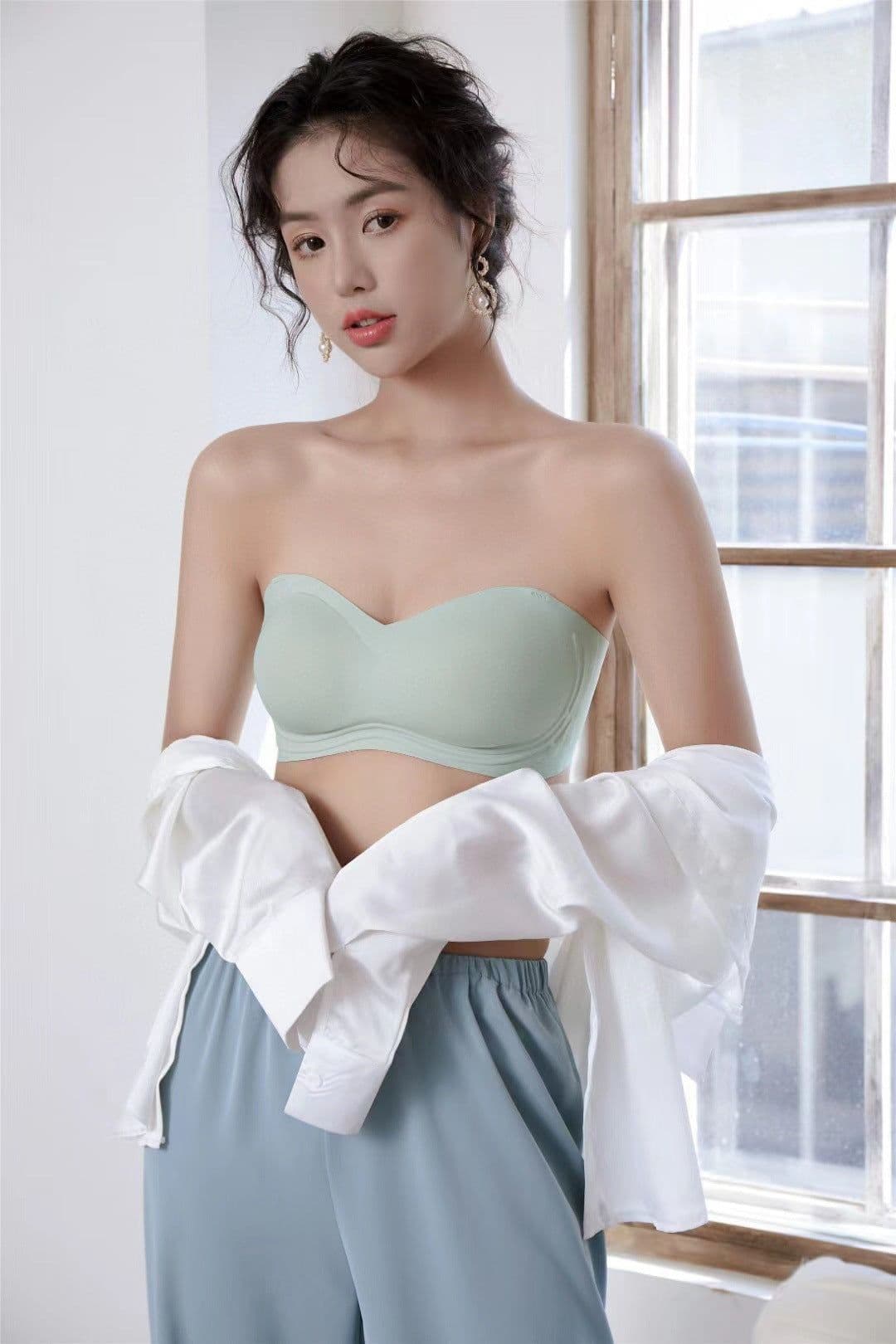 image-Off-Shoulder Seamless Push-Up Bra - White
