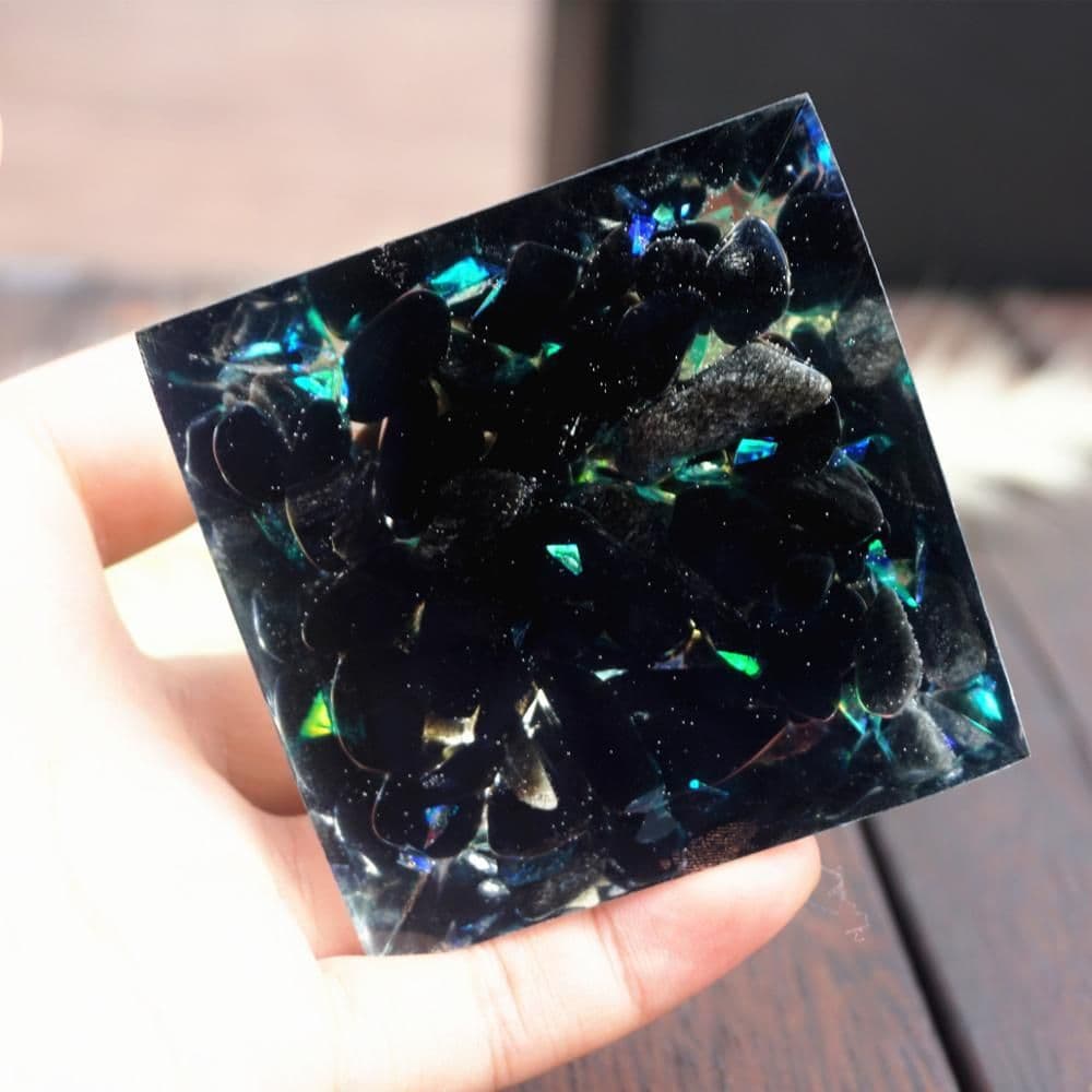 image-Cross-border New ProductsCrystal BallGravelPyramidHomeCraftsResin OrnamentsDesktop OrnamentsIndependent StationNew Products
