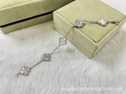 image-High-End Five-Flower Bracelet Rose Gold Clavicle Chain Thickened Electroplating Wholesale