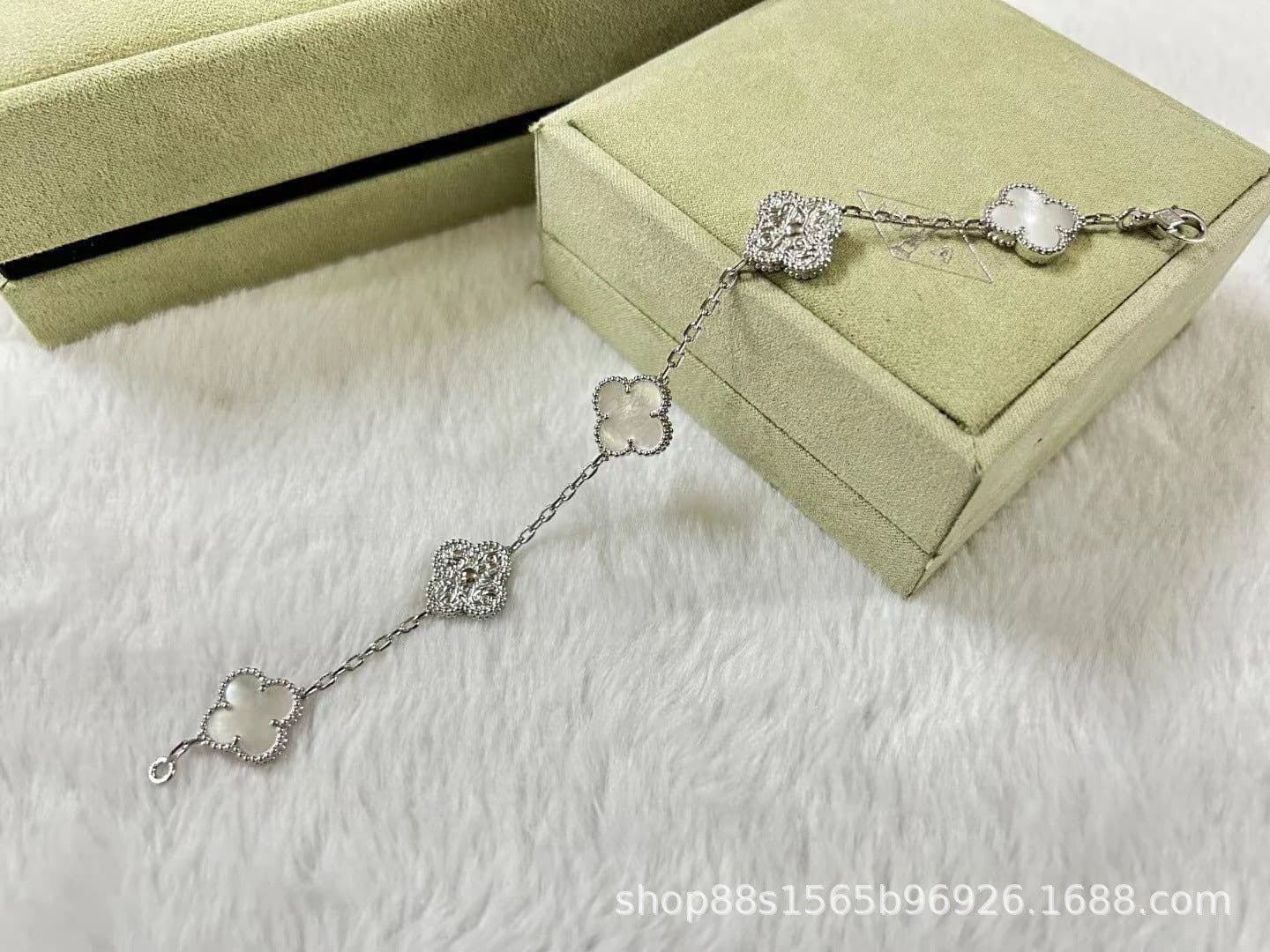 image-High-End Five-Flower Bracelet Rose Gold Clavicle Chain Thickened Electroplating Wholesale