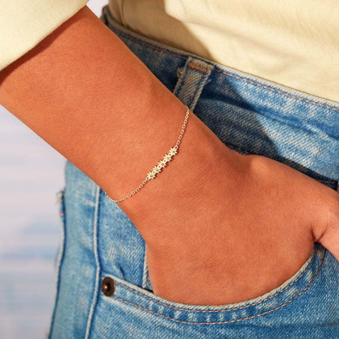 image-Cross-border ins sweet small fresh little daisy all-match flower bracelet feminine temperament simple niche design sense bracelet
