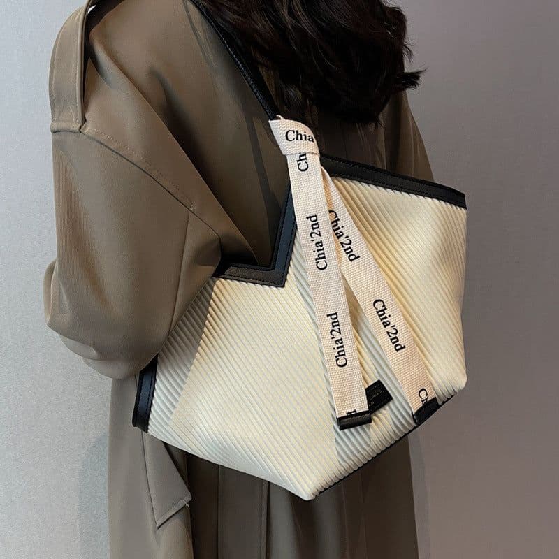 image-This year's popular niche design bags 2022 autumn and winter new women's bags fashion commuting shoulder bag portable tote bag