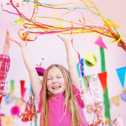 image-Hand Throwing Streamers - 10pc Paper