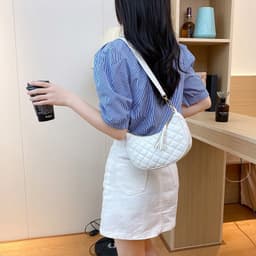 image-Women's Rhombus Embroidered Shoulder Bag