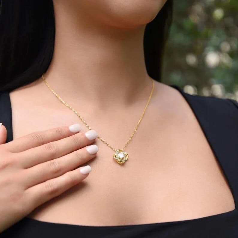image-Eternal Heart Clover Pendant Necklace - Gold