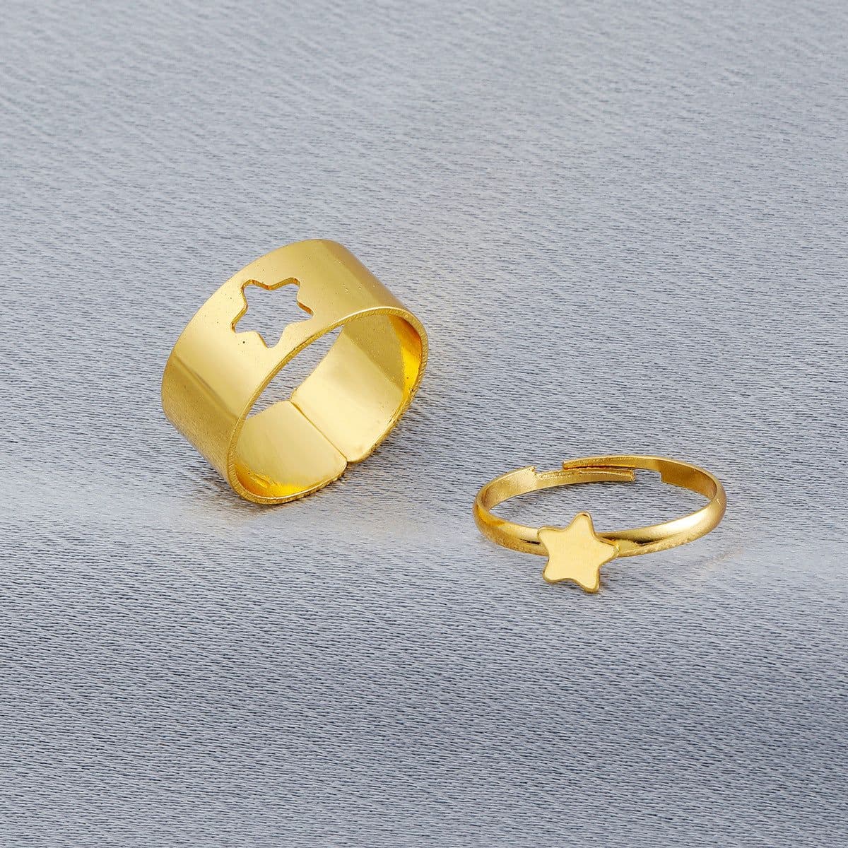 image-European Retro Couple Airplane Love Ring - Simple Hollow Design, Adjustable, Alloy Jewelry for Women