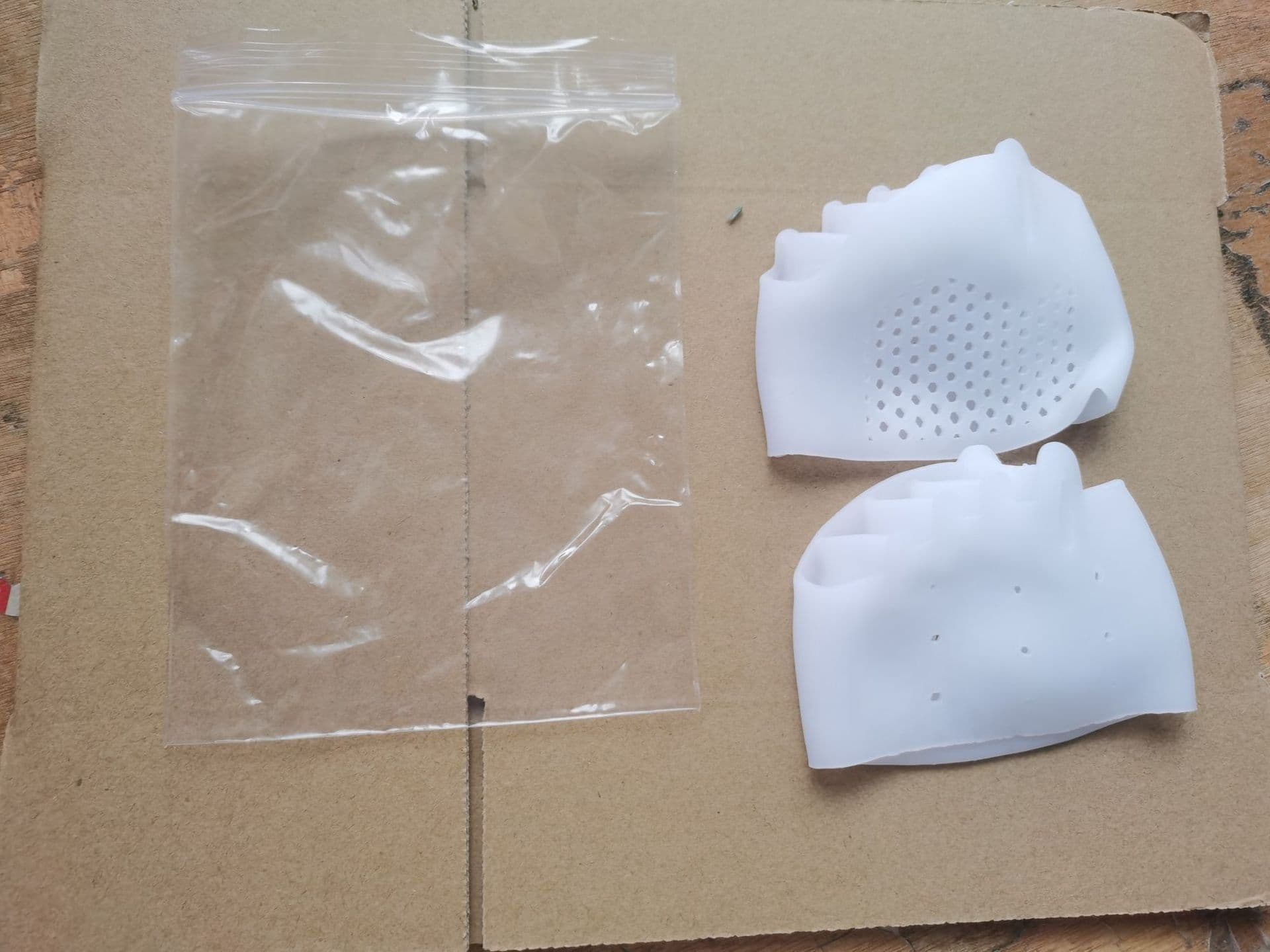 image-Five-hole honeycomb front pad hallux valgus big foot bone overlapping shock absorption female split toe toe toe set five-hole fixed