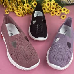 image-Old Beijing cloth shoes women's summer casual shoes breathable elderly soft bottom non-slip mesh shoes round toe mother's outerwear for walking