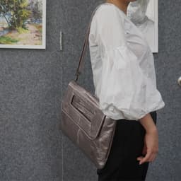 image-Korean version of the simple fashion ladies clutch bag 2023 spring and summer new trendy women's bag one shoulder Messenger bag envelope bag