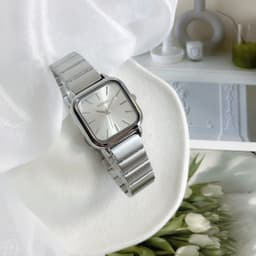 image-Women's Fashion Watch - Versatile Steel Belt Quartz Simple Design