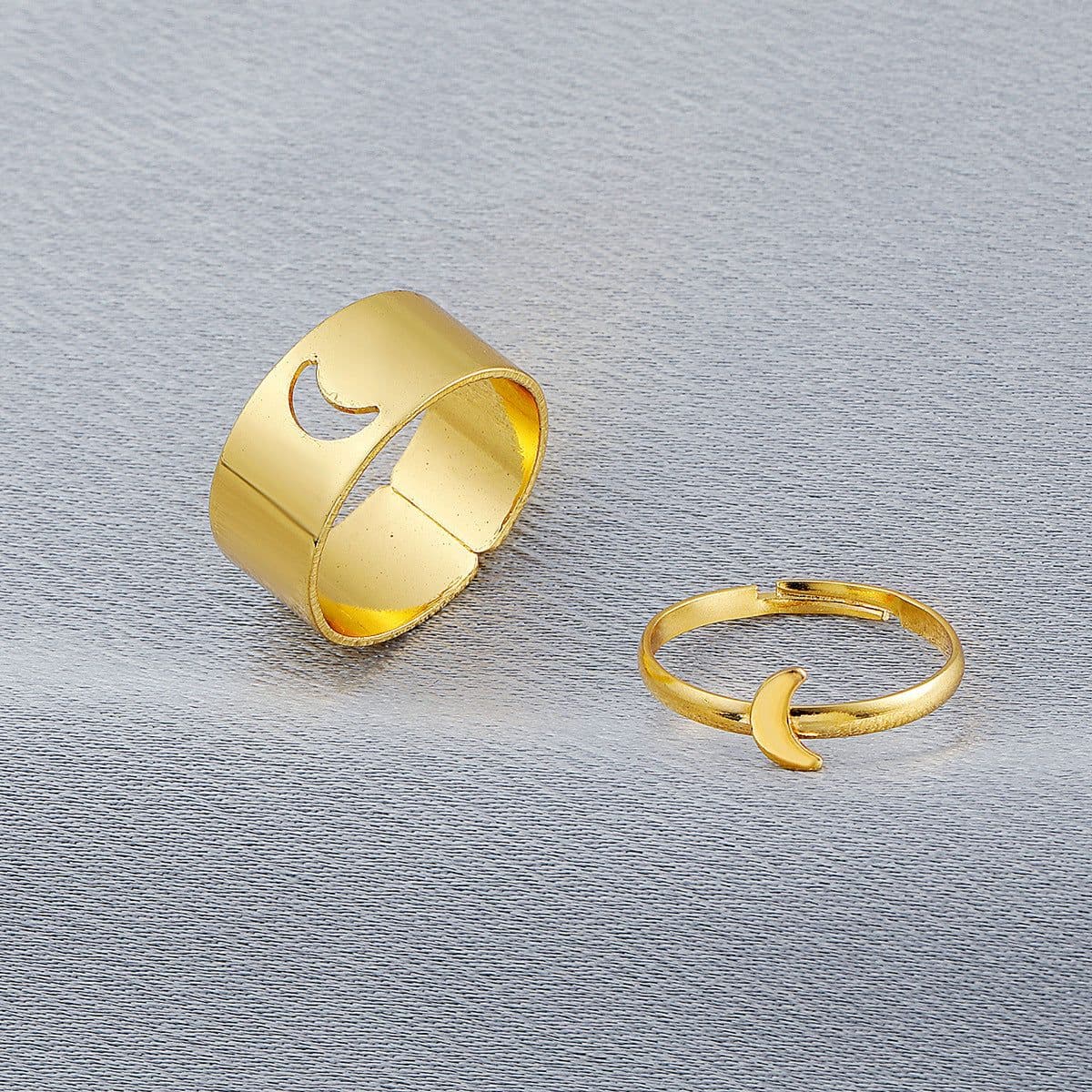 image-European Retro Couple Airplane Love Ring - Simple Hollow Design, Adjustable, Alloy Jewelry for Women