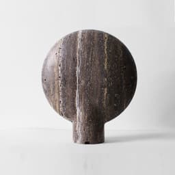 image-Fanxi Nordic Table Lamp - Resin Bedside Art Style