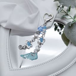 image-Japanese and Korean style ins small fresh ocean blue whale five-pointed star long keychain temperament gentle bag chain