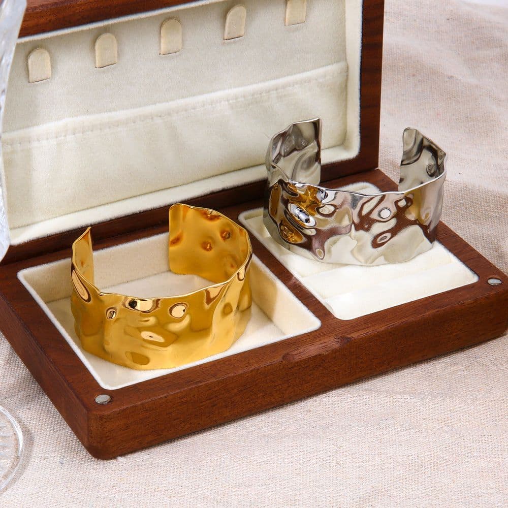 image-Stainless Steel Bracelet - Gold Hammer Pattern