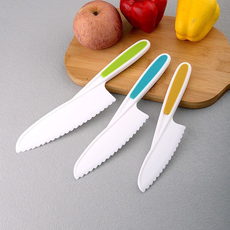 image-Children's Safety Knife Set - 3-Piece Plastic Fruit Kit, Wooden Chopping Board