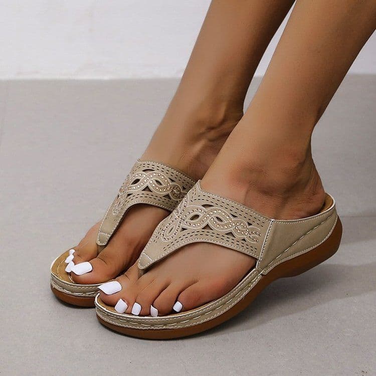 image-2021 summer European and American cross-border large size hollow rhinestone thick-soled thong sandals and slippers for women
