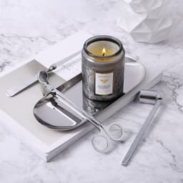 image-Yichao Scented Candle 200g - Amber Moss