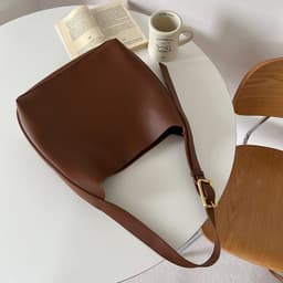 image-Versatile ins large capacity bag female 2024 new lazy style bucket bag retro shoulder messenger bag tote bag