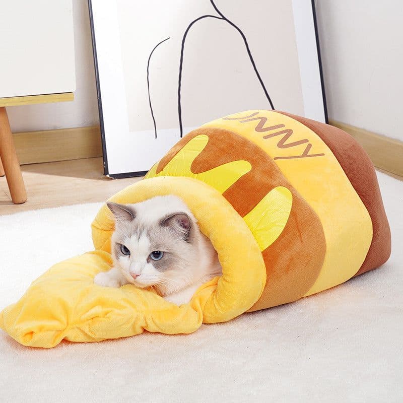 image-Tedora pet nest, bee-filled Winnie the panda nest, dog house, semi-enclosed autumn and winter cat bed, cat supplies