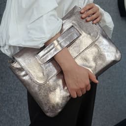 image-Korean version of the simple fashion ladies clutch bag 2023 spring and summer new trendy women's bag one shoulder Messenger bag envelope bag