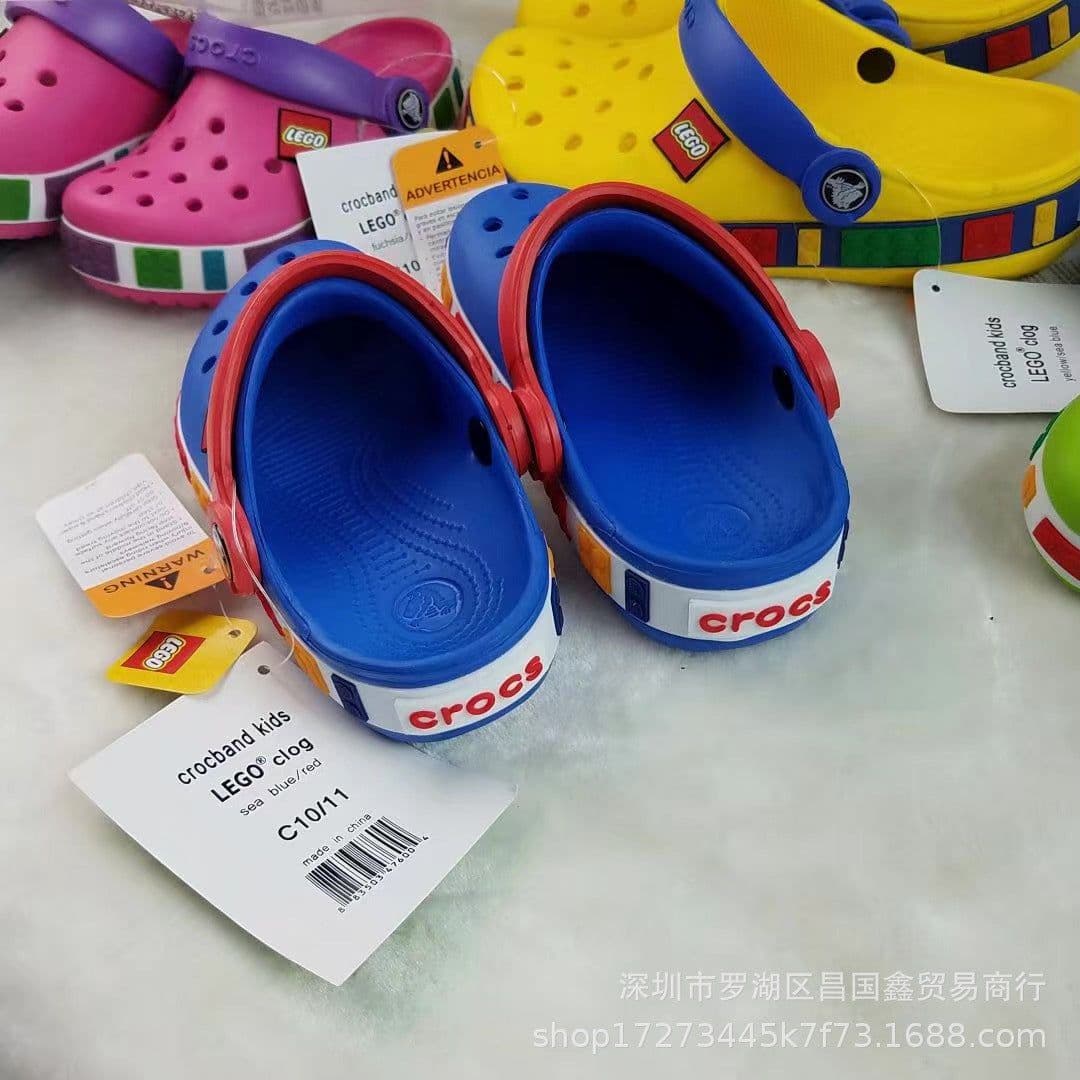 image-Wechat business dropshipping new children's hole-in-the-wall shoes, boys and girls beach shoes, summer sandals and slippers, toe-toe breathable hollow sandals