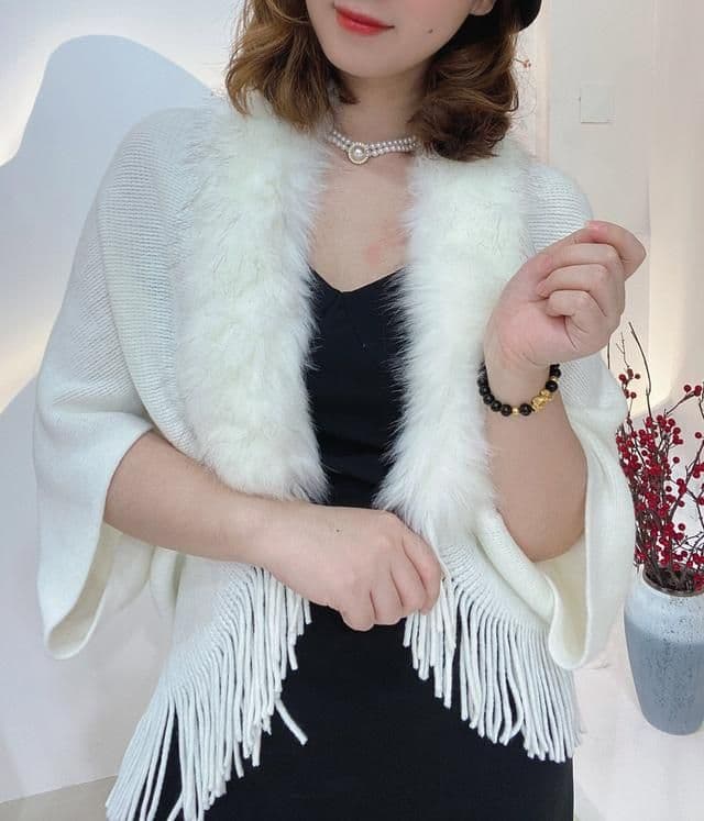 image-Women's Imitation Cashmere Shawl - Apricot Tassel Fur Collar