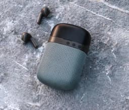 image-Harvard Bluetooth Earbuds - Black Noise Cancelling