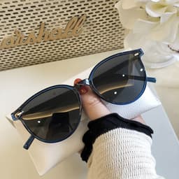 image-Jiang Shuying Retro Polarized Sunglasses - UV400 - Resin - Small Frame