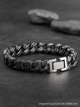 image-Yuanyi Retro Carved Bracelet - Silver Alloy Unisex